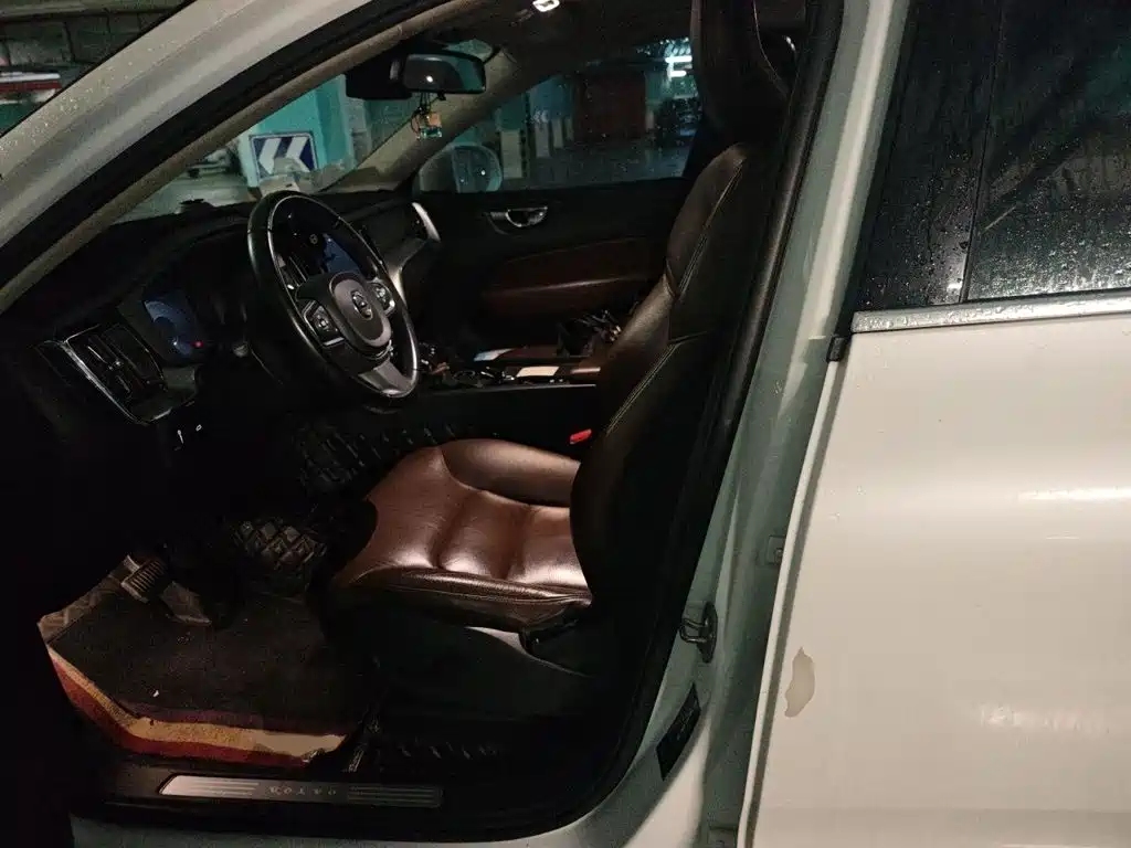 Volvo XC60 — миниатюра 8