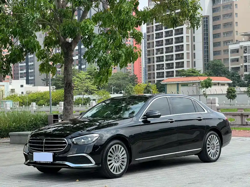 Mercedes-Benz E-Class 2022