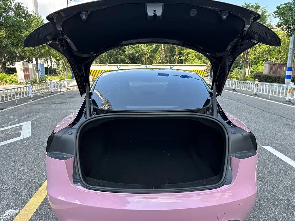 Tesla Model 3 — миниатюра 16