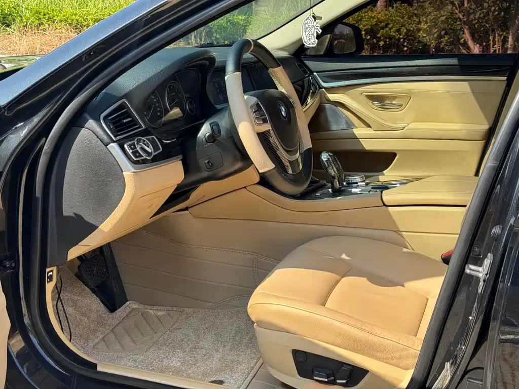 BMW 5 Series — миниатюра 9