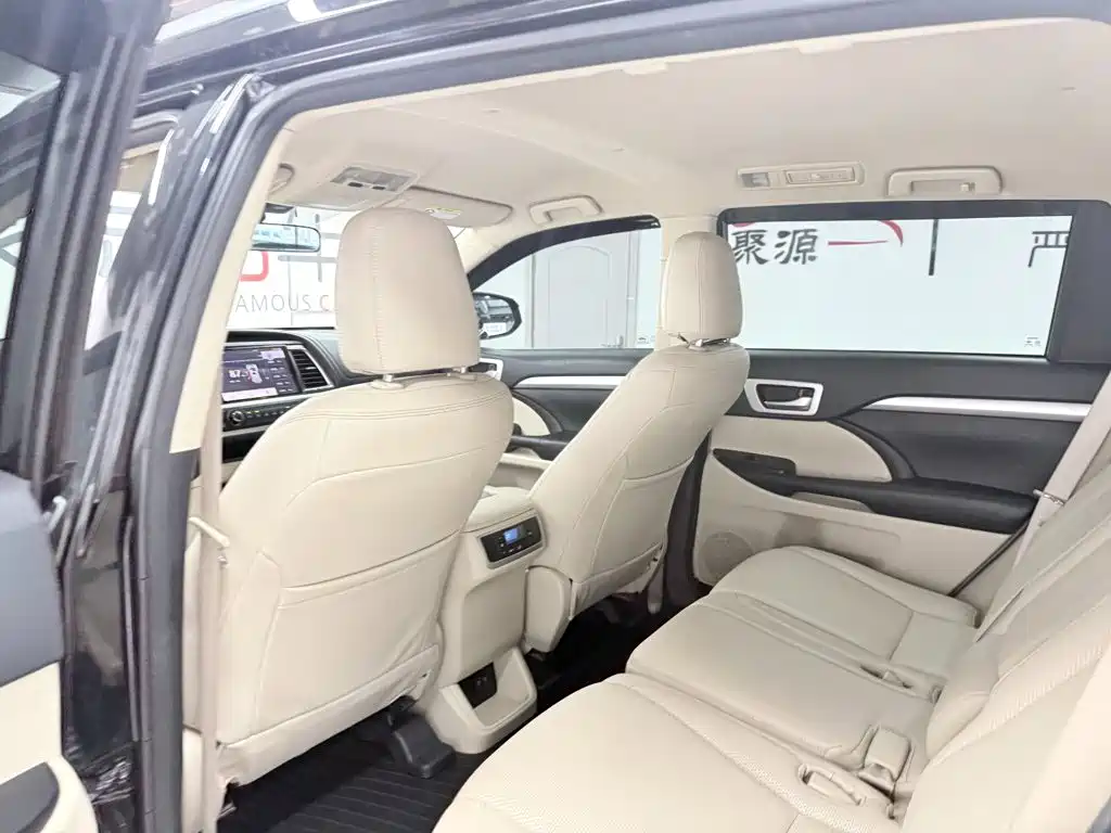 Toyota Highlander — миниатюра 11