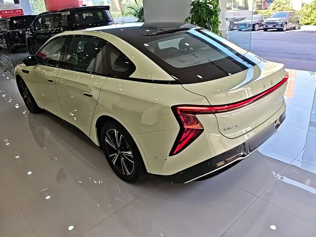 Hongqi Hongqi EH7 — миниатюра 5