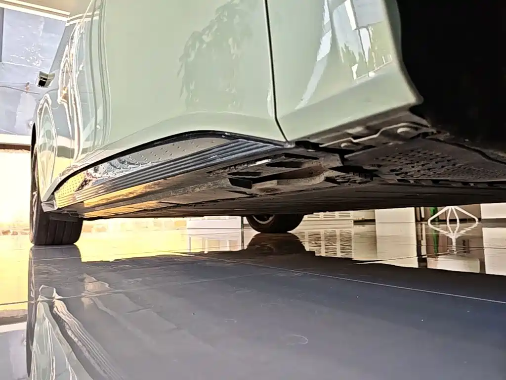Hongqi Hongqi EH7 — миниатюра 21
