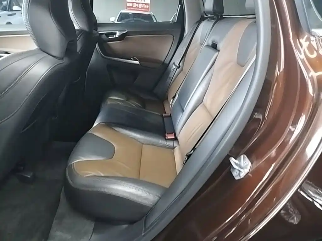 Volvo XC60 (Import) — миниатюра 17
