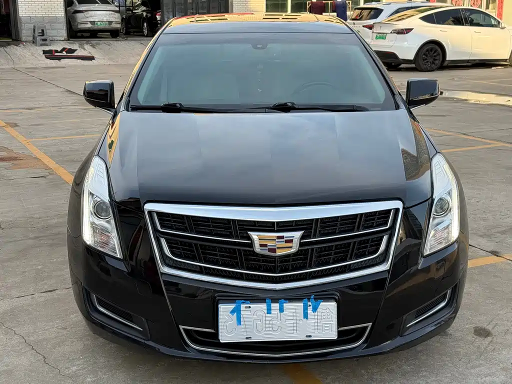 CADILLAC XTS