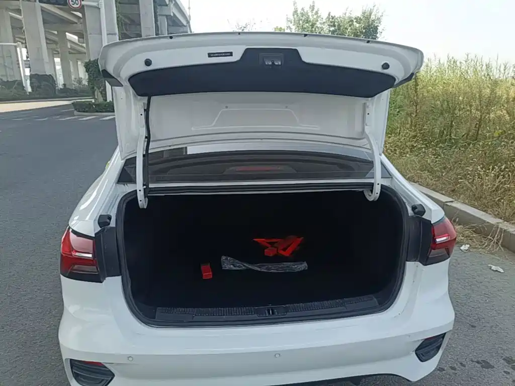 Roewe i5 — миниатюра 19