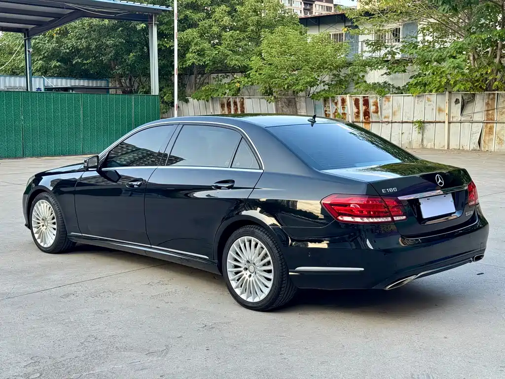 Mercedes-Benz E-Class — миниатюра 4