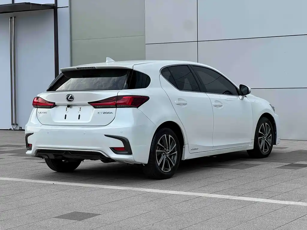 Lexus CT 2017 CT200h Elite V