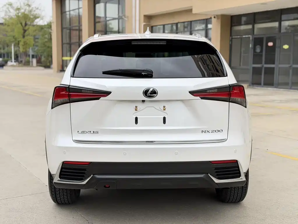 Lexus NX 2020 200 VI