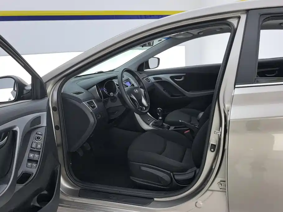 Hyundai Elantra Langdong — миниатюра 9