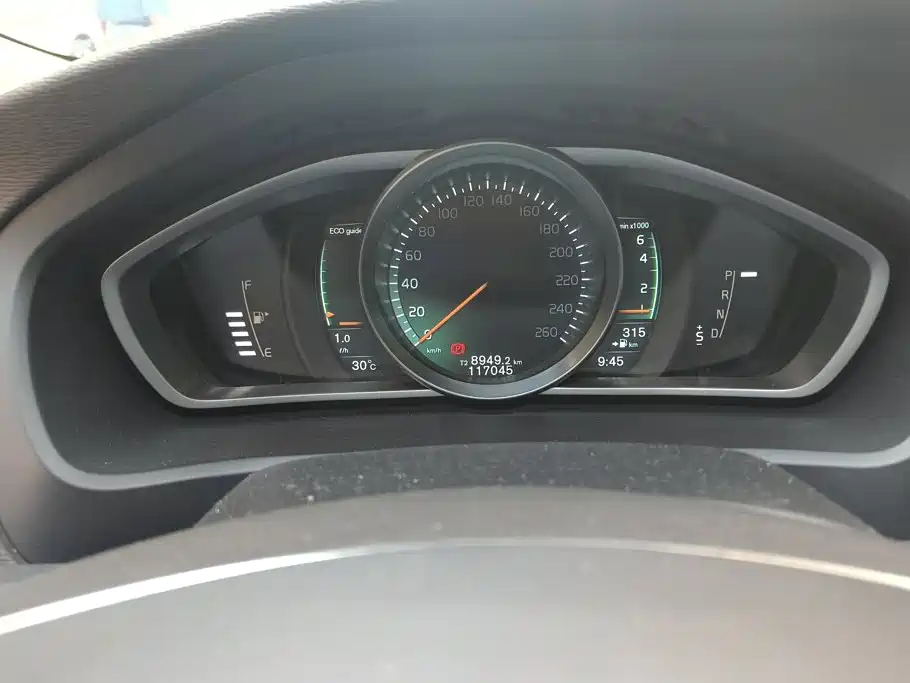 Volvo V40 — миниатюра 14