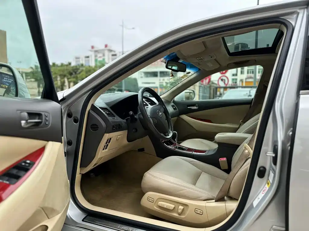 Lexus ES — миниатюра 6