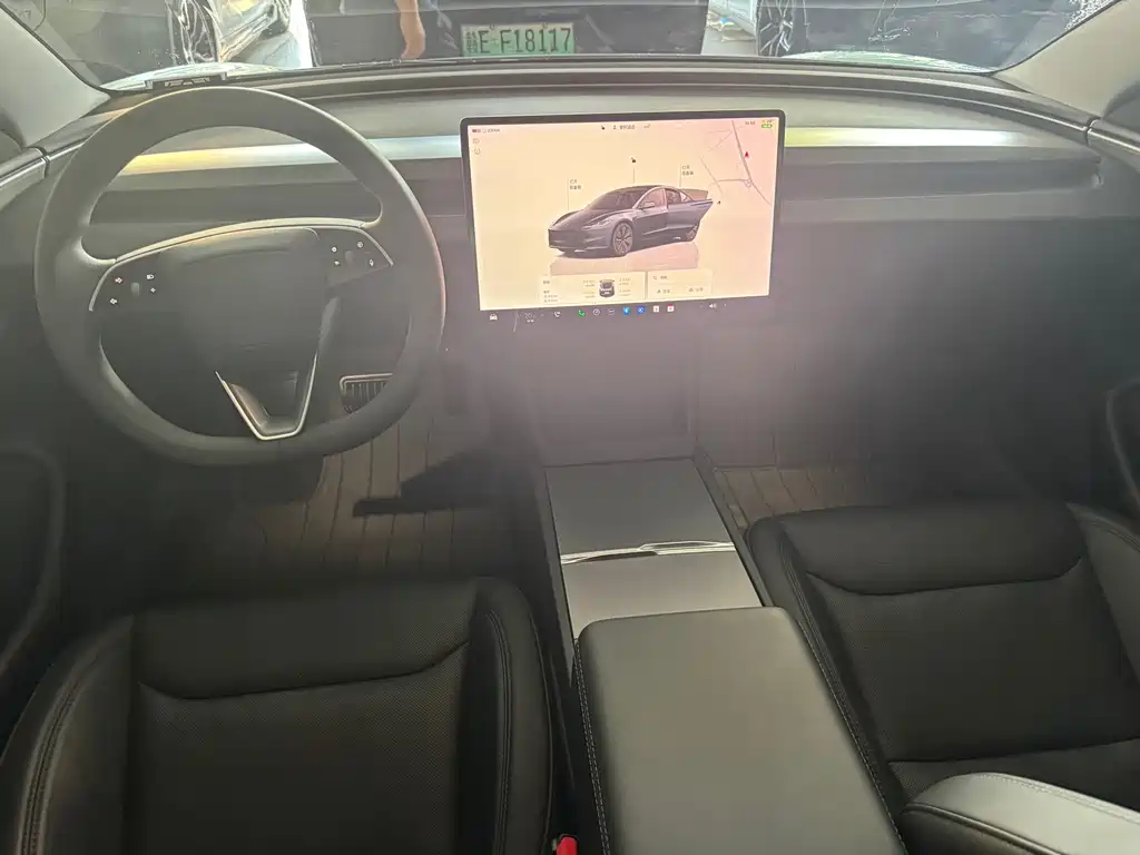 Tesla Model 3 — миниатюра 9