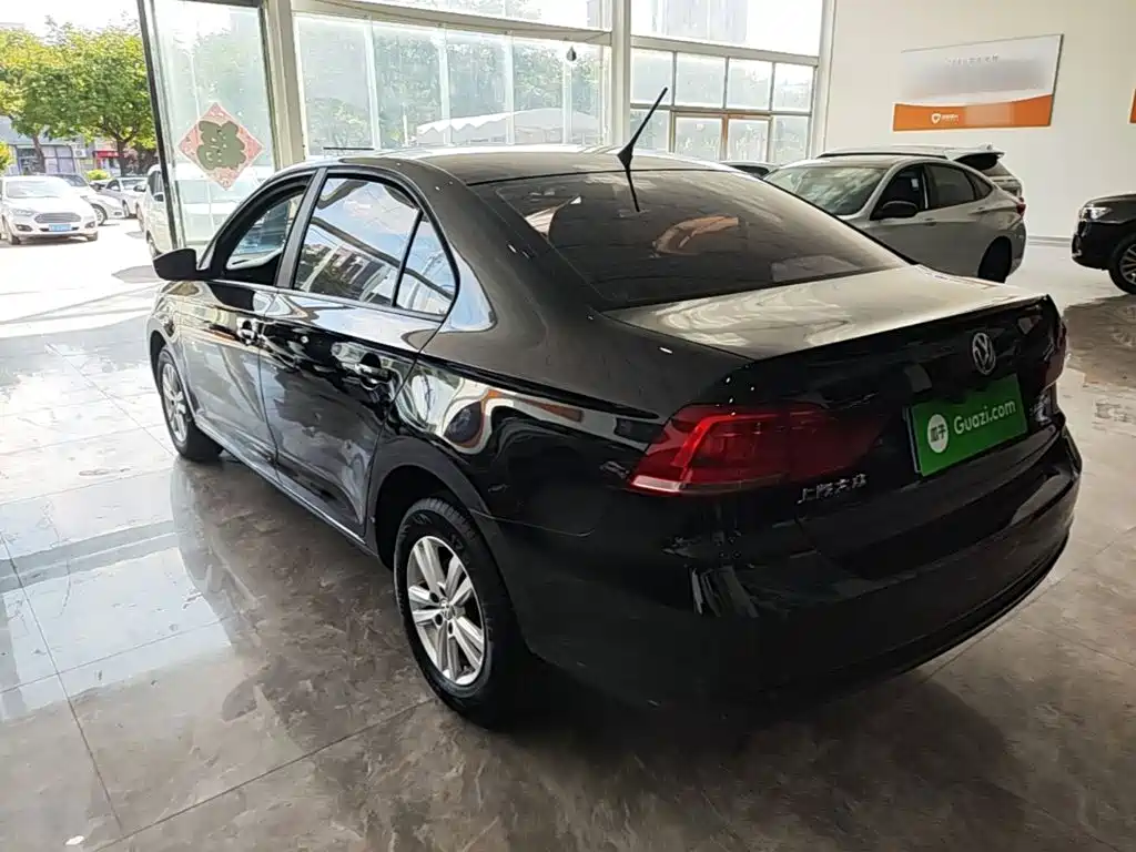 Volkswagen Santana — миниатюра 5