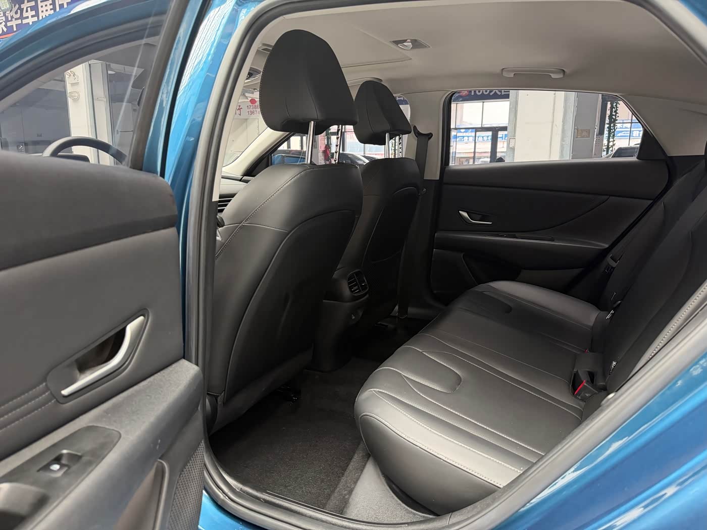 Hyundai Elantra 1.5 л 2023 г. Голубой, пробег 36000 км
