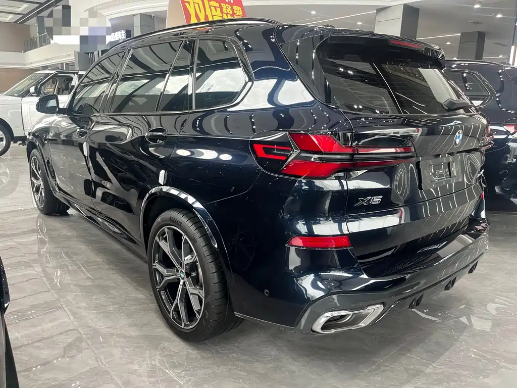 BMW X5 2023 xDrive 30Li Premium M Sport