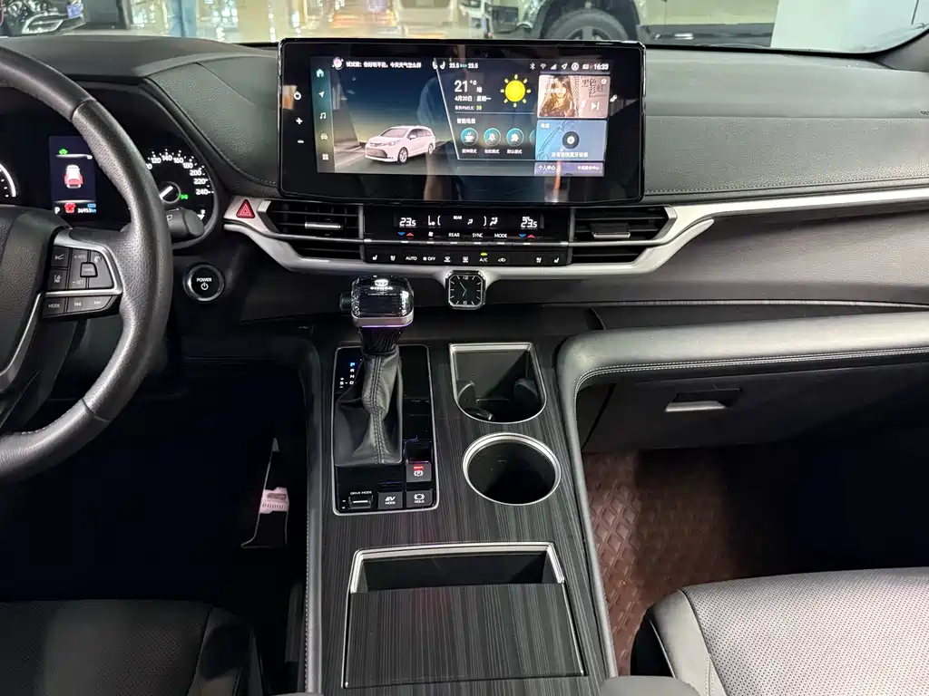 Toyota Sienna - фото 12