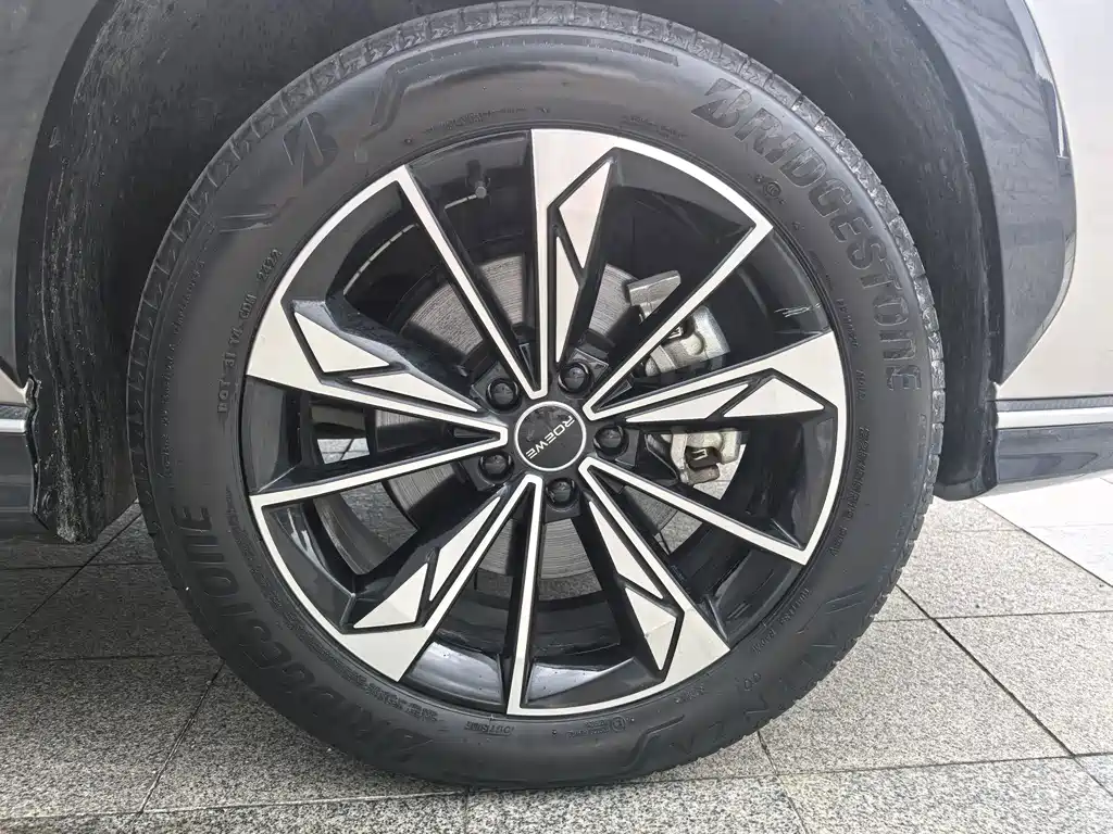 Roewe RX5 New Energy — миниатюра 17