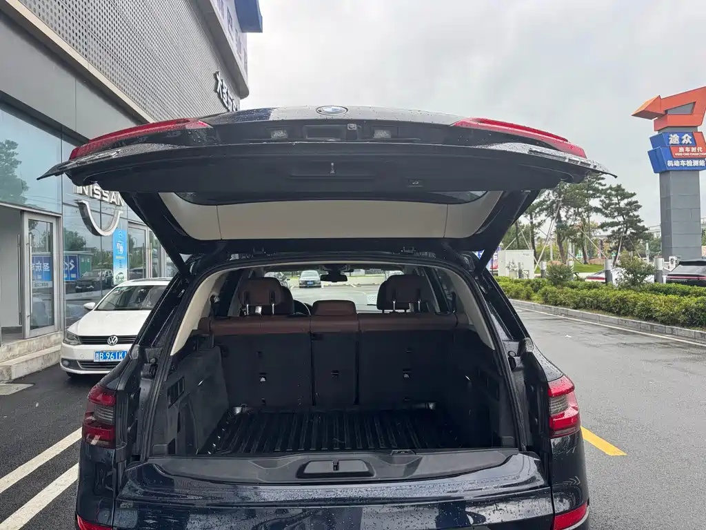 BMW X5 (Import) — миниатюра 11