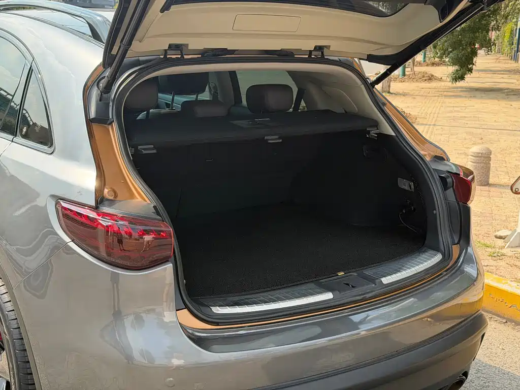 Infiniti FX — миниатюра 7