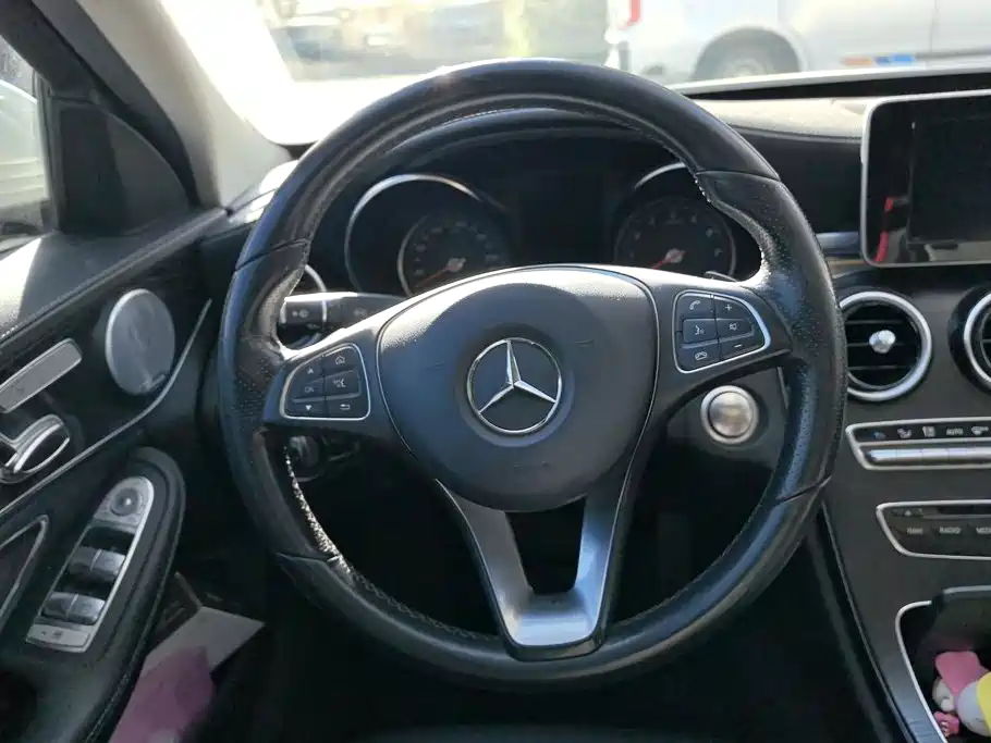 Mercedes-Benz C-Class — миниатюра 15