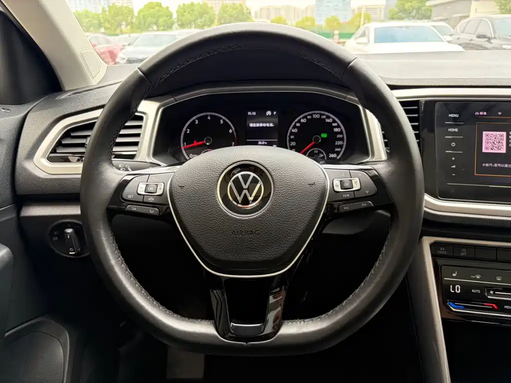 Volkswagen T-Roc — миниатюра 14