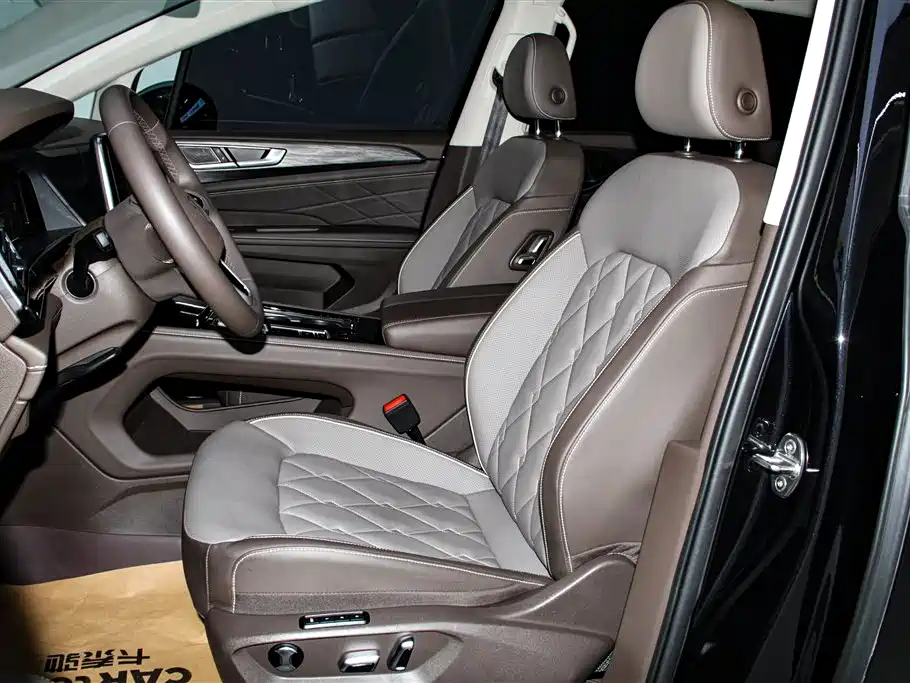Volkswagen Viloran 380TSI Premium Edition, фото 18