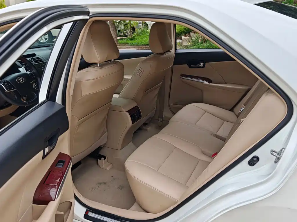 Toyota Camry — миниатюра 9