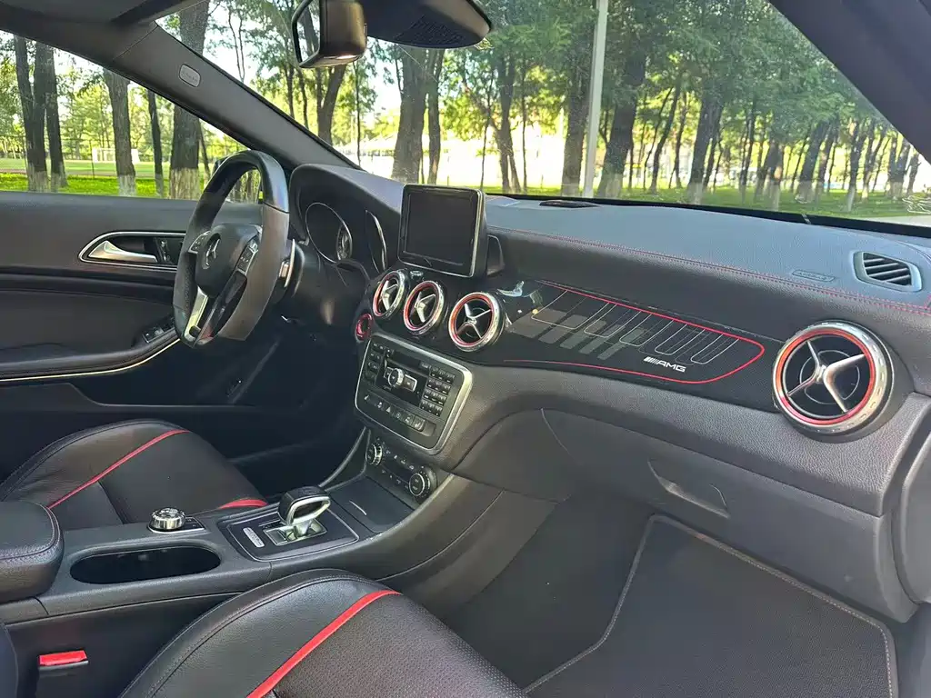 Mercedes-Benz GLA AMG — миниатюра 21
