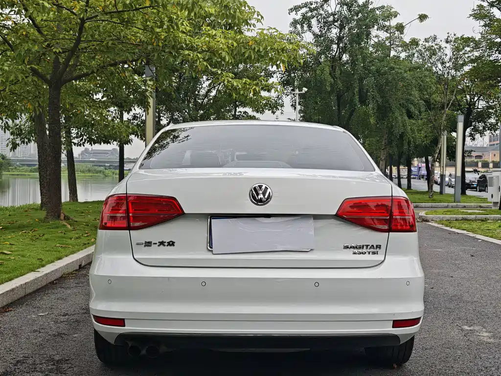 Volkswagen Sagitar — миниатюра 7