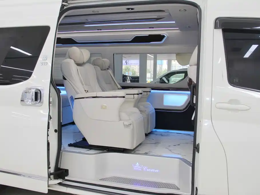Toyota Hiace — миниатюра 17