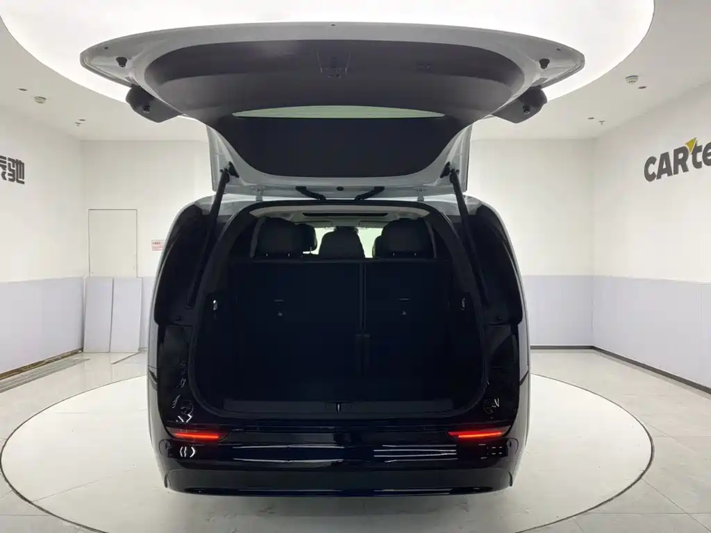 Li Auto Li MEGA — миниатюра 28