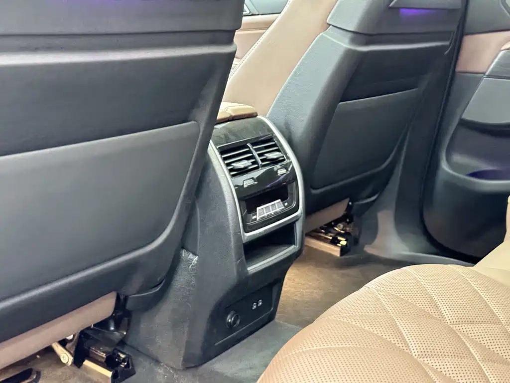 BMW X7 — миниатюра 20