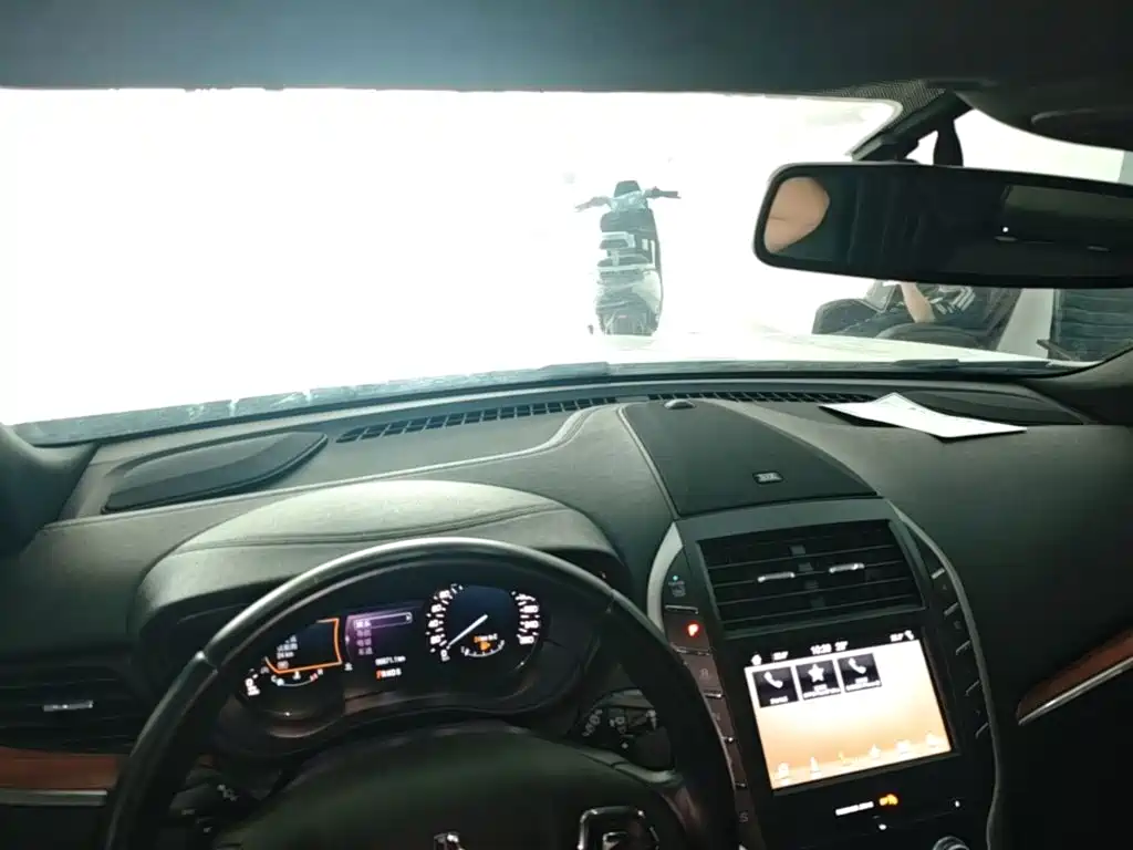 Lincoln MKC — миниатюра 10