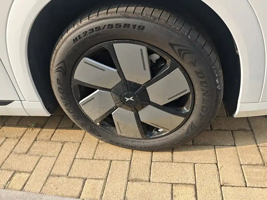 XPeng X9 — миниатюра 5