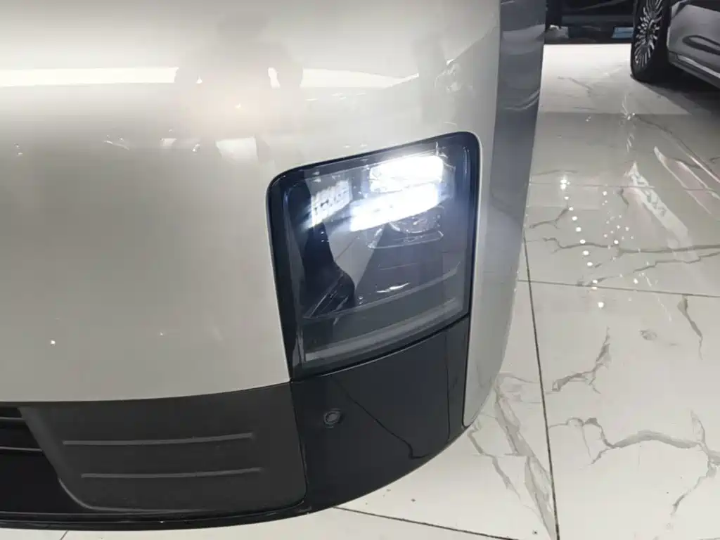 Li Auto Li MEGA — миниатюра 24