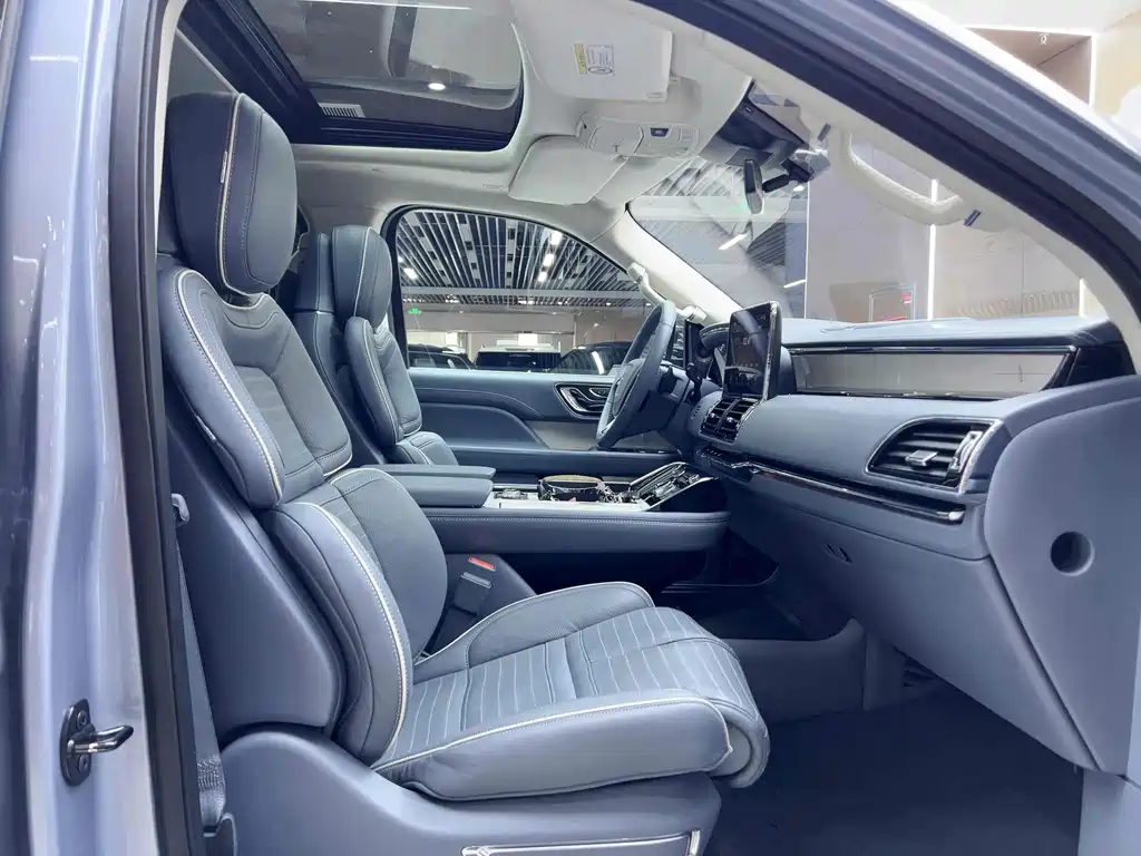 Lincoln Navigator — миниатюра 10