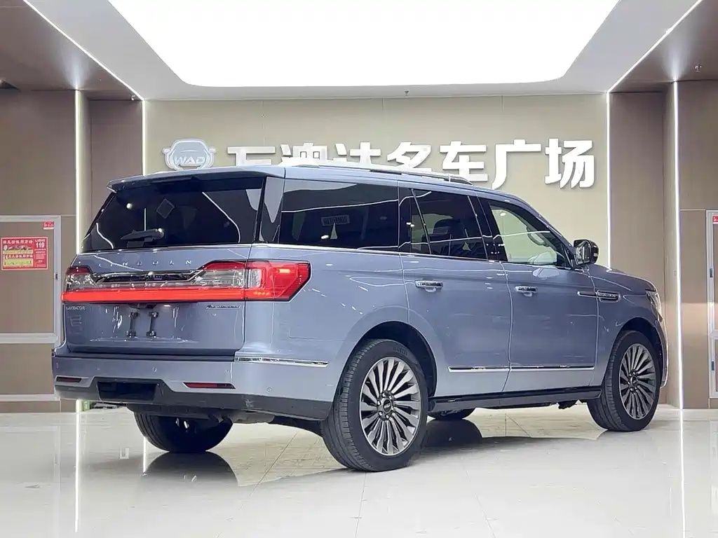 Lincoln Navigator — миниатюра 17