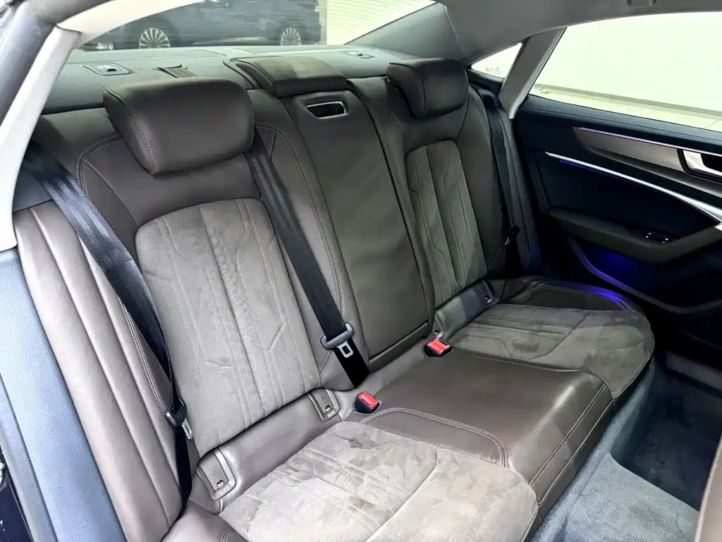 Audi A7L — миниатюра 13