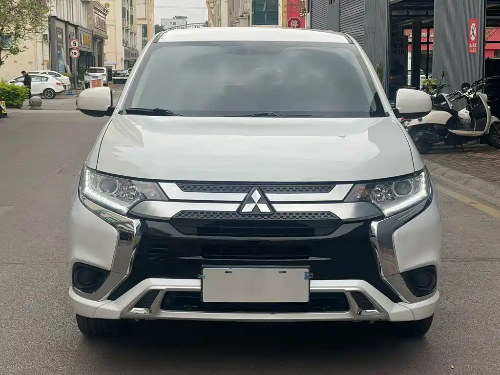 Mitsubishi Outlander 2020 2.0L 5 мест