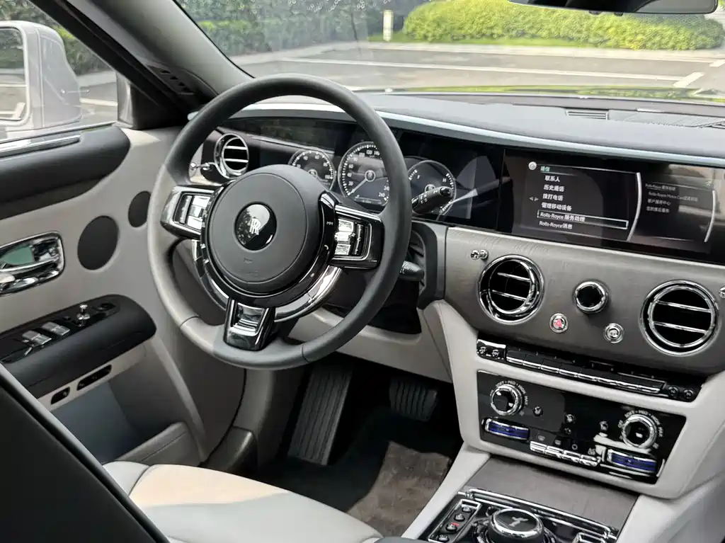 Rolls-Royce Ghost 6.7T Long Wheelbase Edition, фото 19