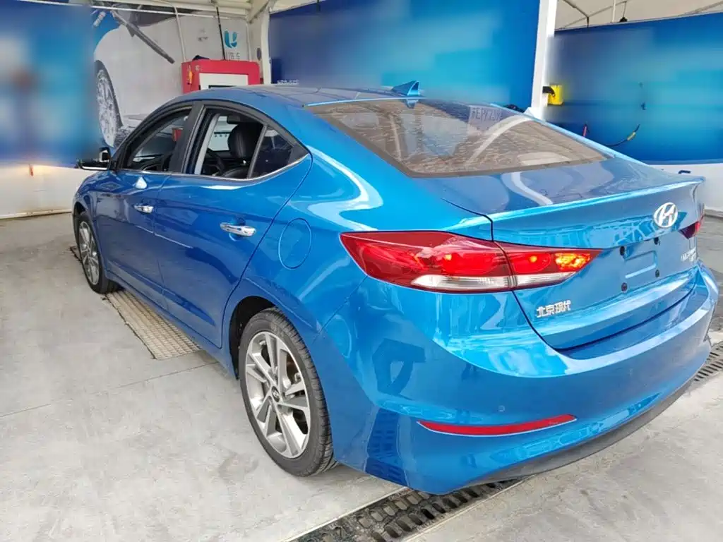 Hyundai Elantra — миниатюра 5