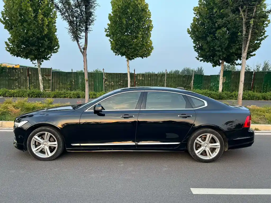 Volvo S90 — миниатюра 9