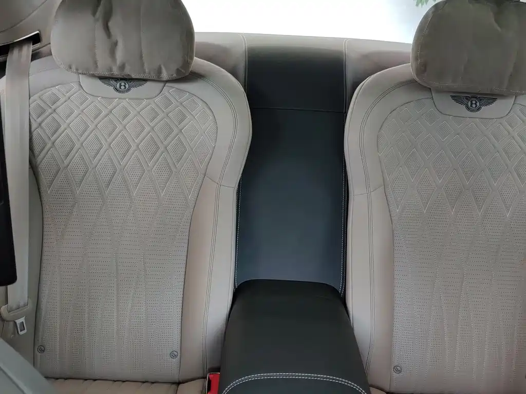 Bentley Flying Spur PHEV — миниатюра 15