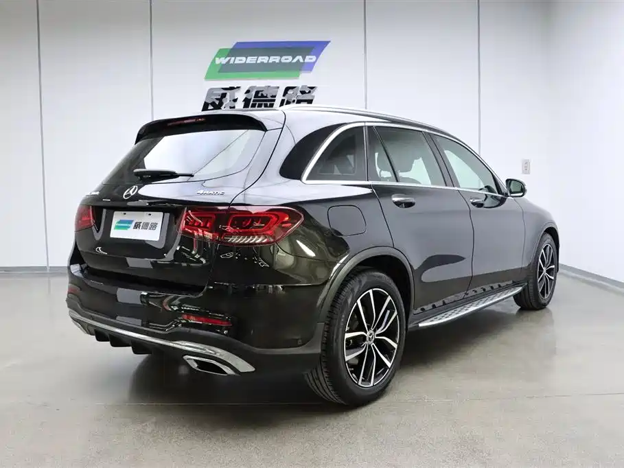 MERCEDES-BENZ GLC