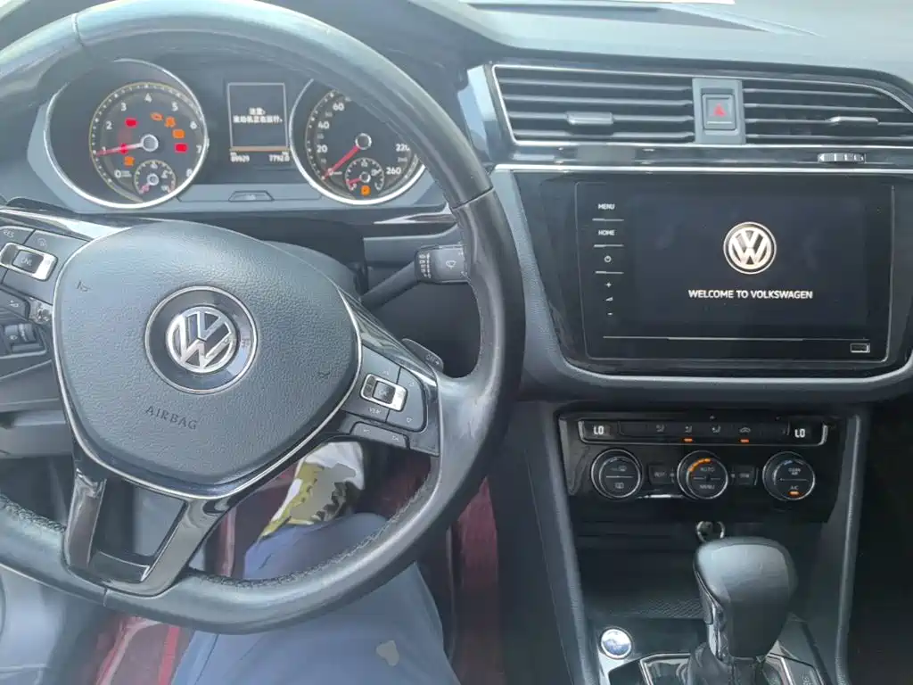 Volkswagen Tiguan L — миниатюра 10