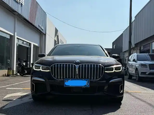 BMW 7 SERIES