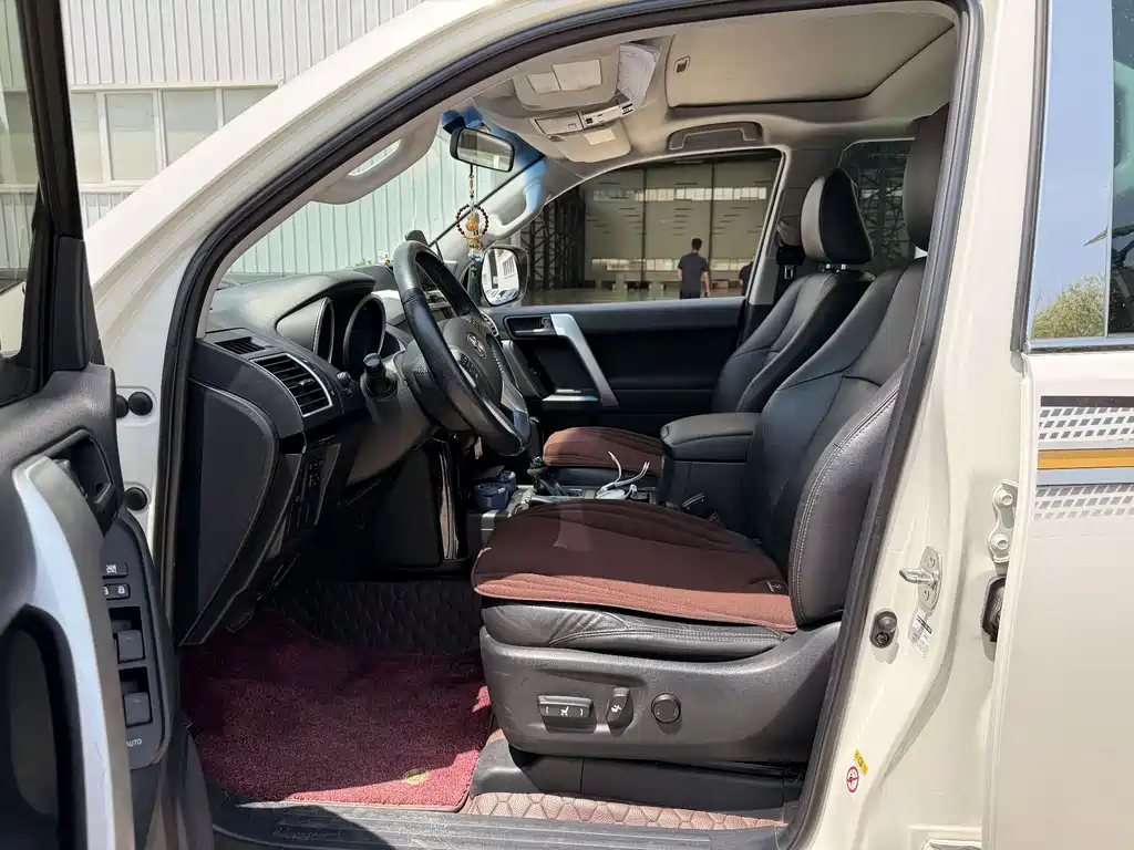 Toyota Land Cruiser Prado 2016 2.7L AT Luxury
