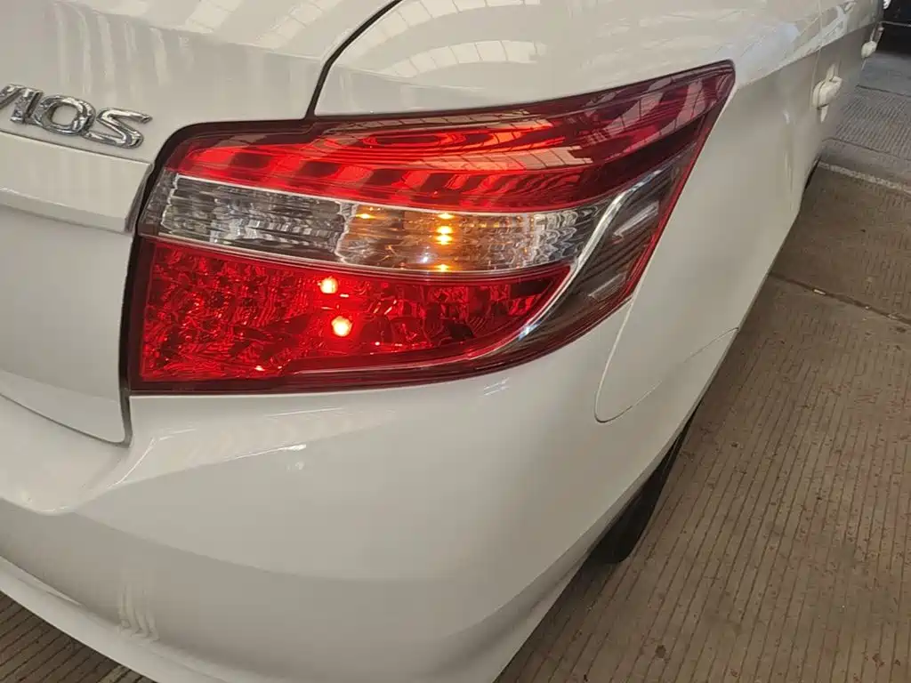 Toyota Vios — миниатюра 8