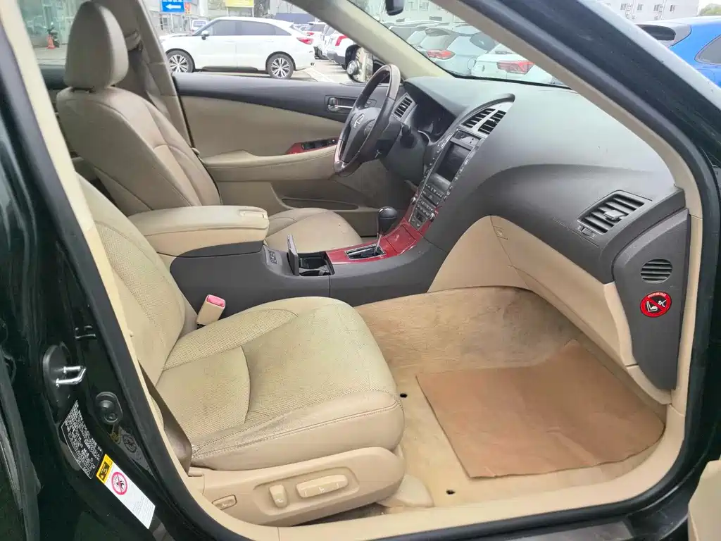 Lexus ES — миниатюра 9
